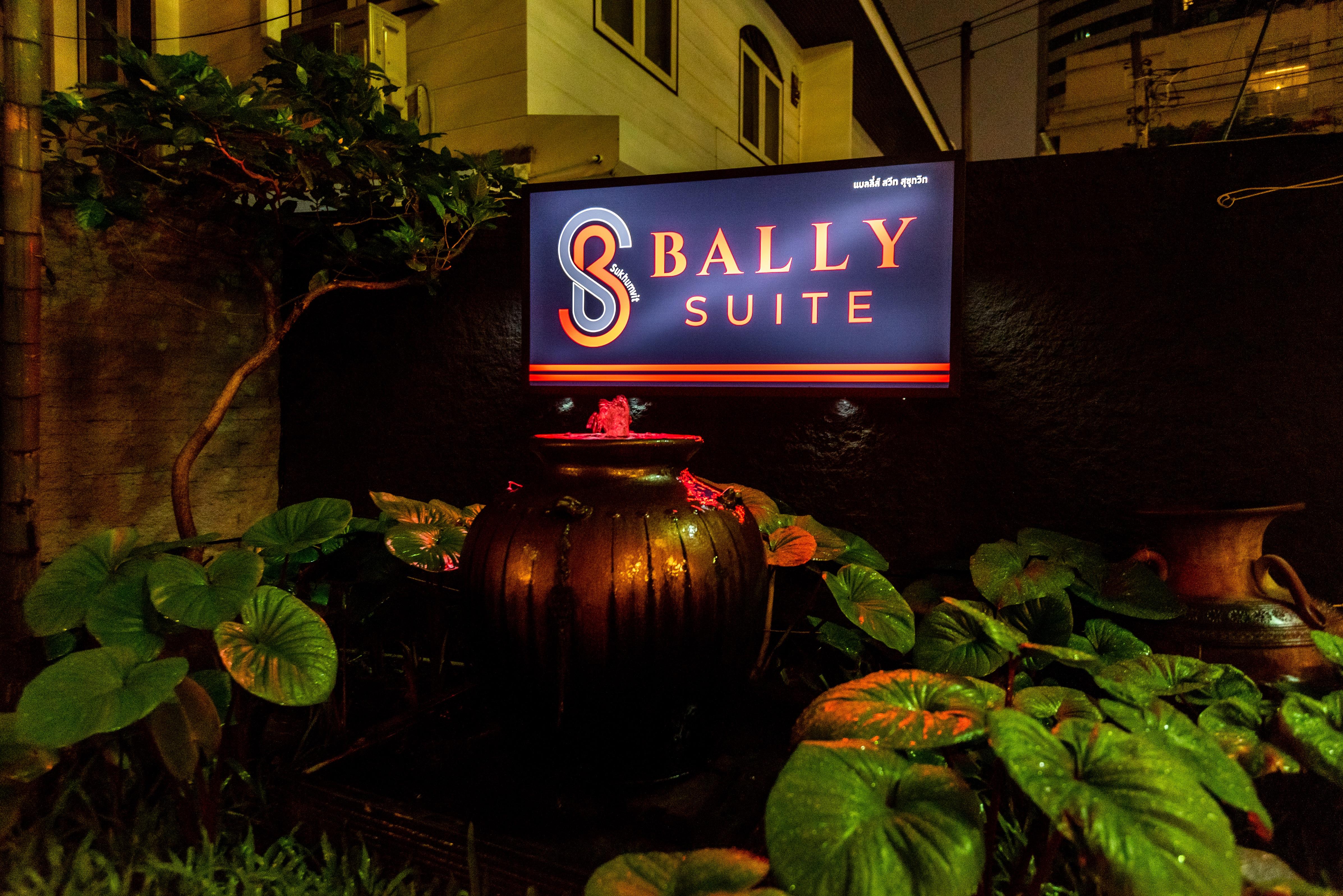 Bally Suite Sukhumvit Banguecoque Exterior foto